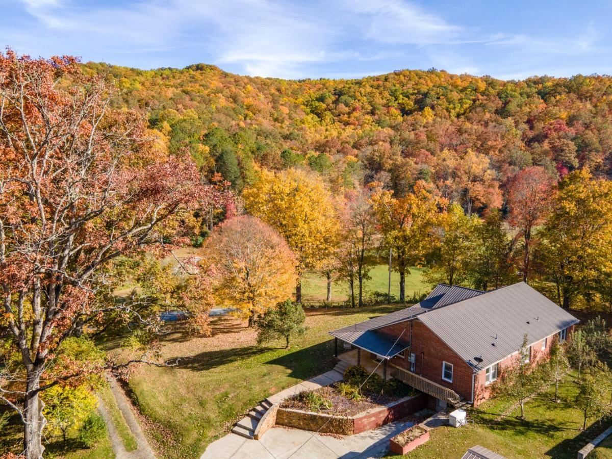 Trail-Ready Retreat Near Waterfalls W/ Hot Tub Villa Brevard Dış mekan fotoğraf